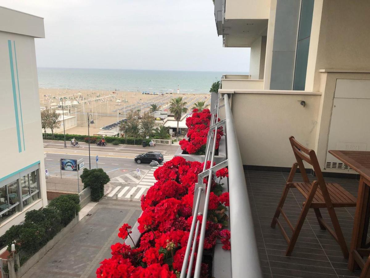 Brezza Da Mare Apartment Rimini Exterior photo