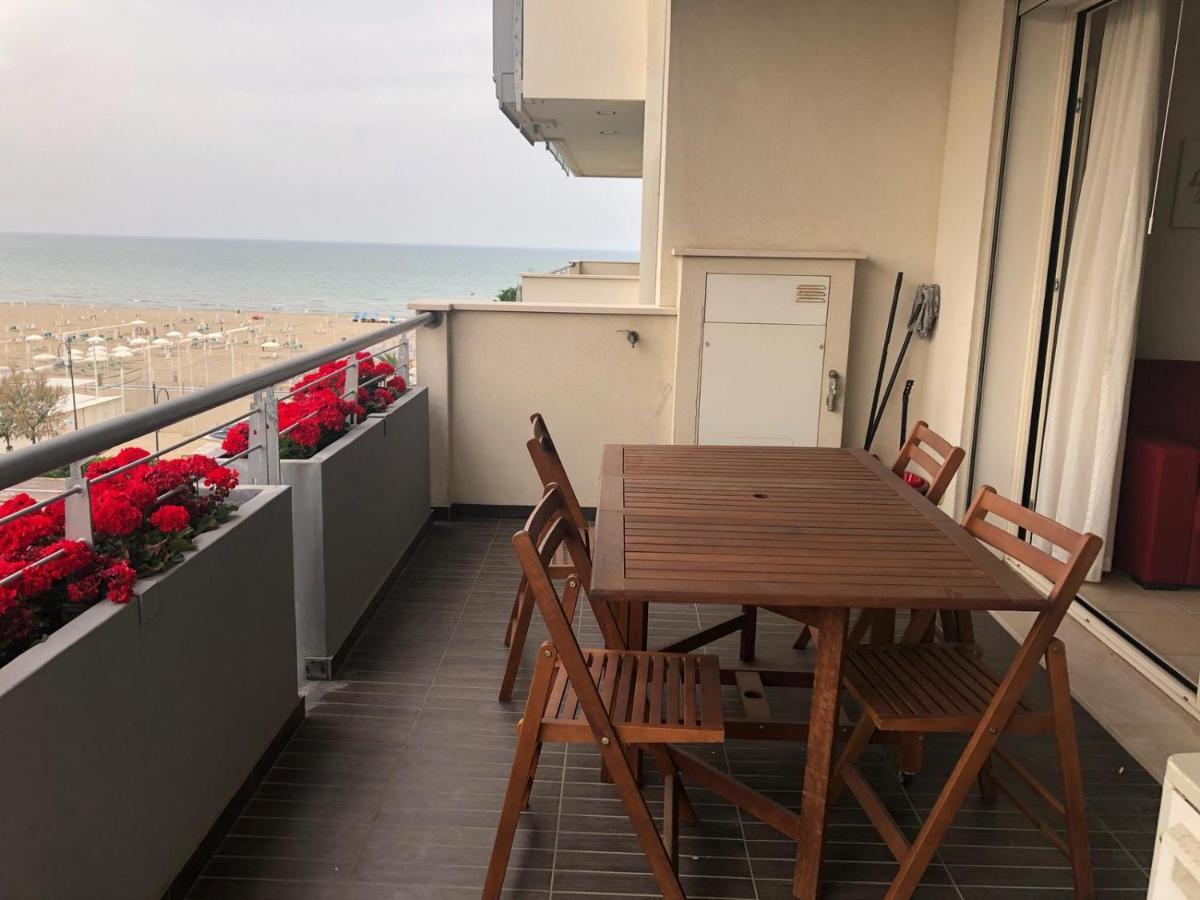 Brezza Da Mare Apartment Rimini Exterior photo
